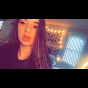 Meet your Posher, Abigail